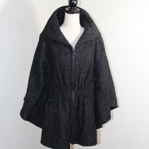 STEVE MADDEN,  MARLED BLACK White CAPE/COAT- BELT INSIDE Small